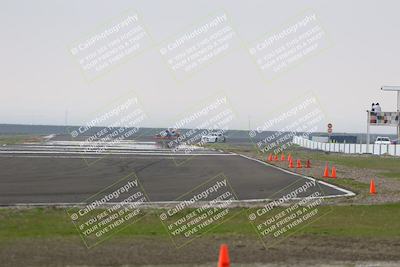 media/Jan-18-2026-CalClub SCCA (Sun) [[8bc6468723]]/Group 5 Race/Turn 1/